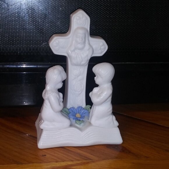 VTG Praying children kids Cross Crucifix Jesus EUC - Picture 2 of 9